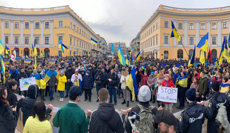 "Ми не віддамо Україну": Тисячі людей вийшли на Марш єдності в Одесі. ВІДЕО+ФОТОрепортаж