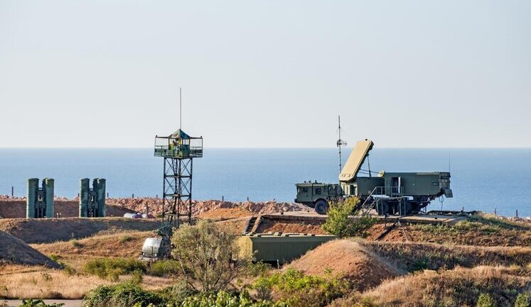 Россия стремится сохранить контроль над оккупированным Крымом, для этого перебрасывает системы ПВО, - ВМС