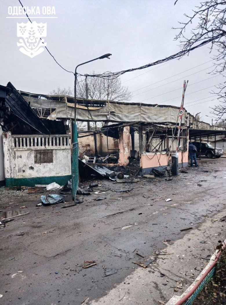 В Одесі після обстрілу понівечені житлові будинки та інфраструктура