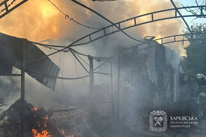 РФ вдарила безпілотником по будинку на Харківщині: є загибла
