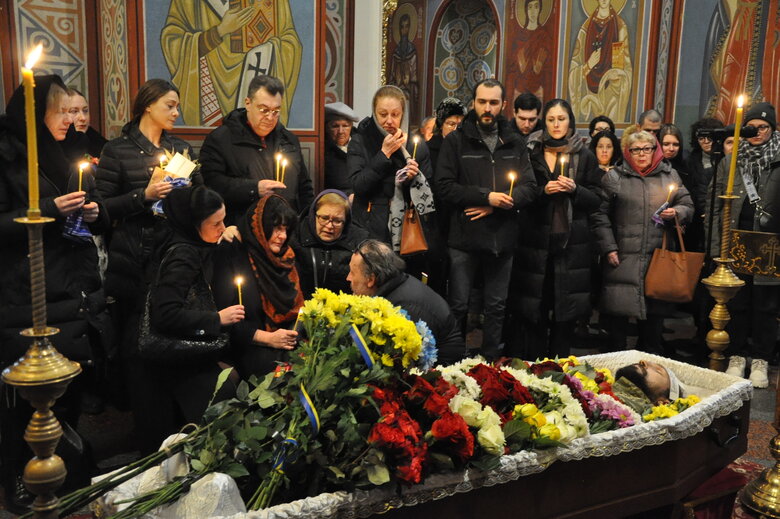 Зі столичним екскурсоводом та воїном Сергієм Мироновим, який загинув у бою з окупантами, попрощалися у Києві 59