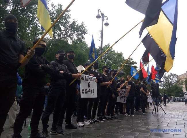 Митингующие под Кабмином требуют не назначать Мураеву замглавы Харьковской ОГА (обновлено) 03