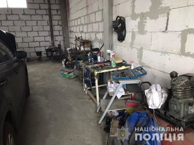 Банду викрадачів елітних автомобілів затримано на Київщині, - Нацполіція 05