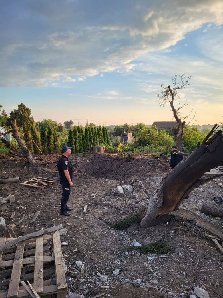 Debris of downed rocket damaged 10 private houses in Kyiv region, 2 people were injured 02