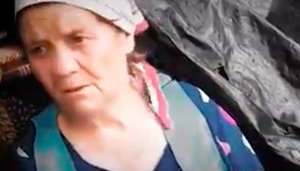Сусідка про загибель мешканки Зайцевого: "Вона: "Маня!" І впала ось там". ВIДЕО
