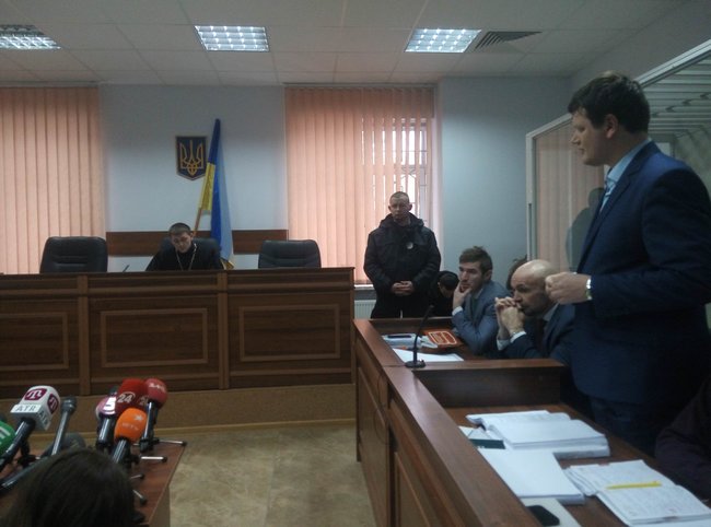 Суд продовжив обирати запобіжний захід Мангеру 01