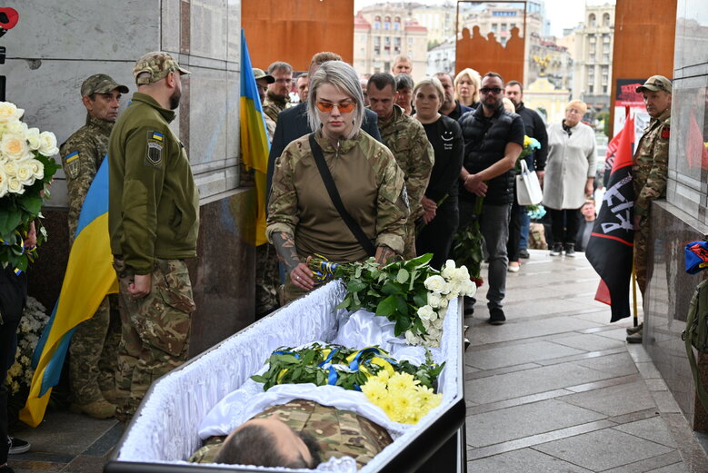 У Києві попрощалися з командиром роти стрілецького батальйону Олександром Пастухом (Добрим), який загинув у бою проти рашистів на Луганщині 49