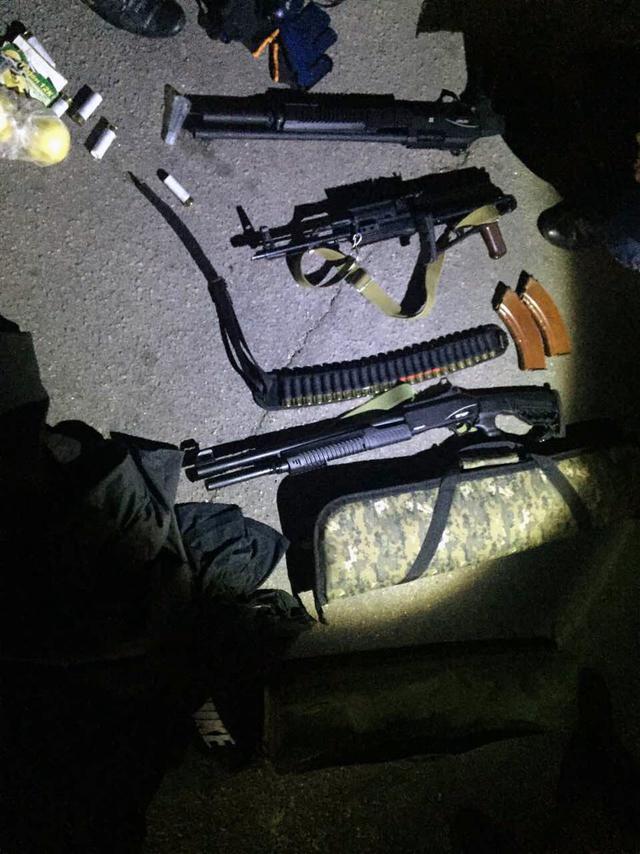 Групу озброєних осіб затримали в центрі Кропивницького, - Нацполіція 03