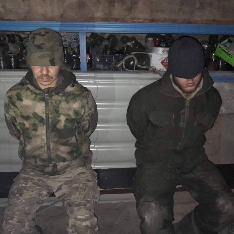 Воины 23-го отдельного батальона под Кременной взяли в плен двух российских разведчиков 01