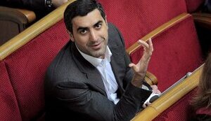 Помічник нардепа Мамояна допомагав тікати Артему Дмитруку
