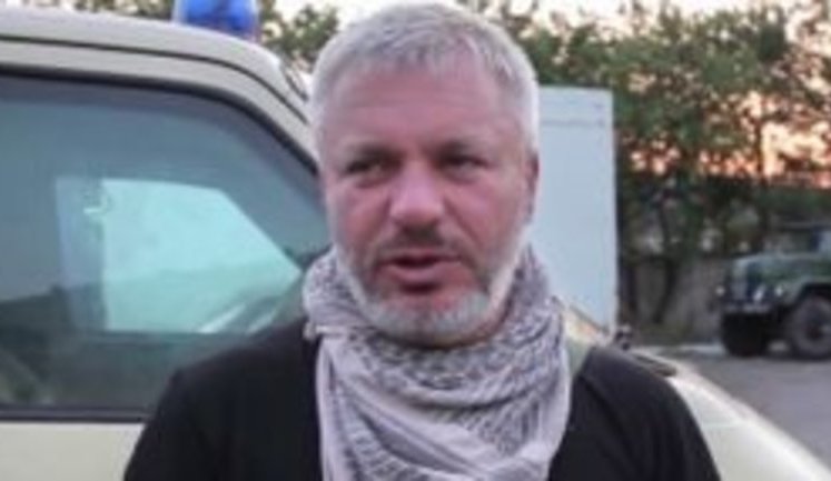 Начальник поліції Конотопа, екс-командир батальйону "Київ-2" Богдан Войцеховський: "В околицях Волновахи розташований один із найбільших в АТО пропускних пунктів. Там, де діє пропускна система, завжди процвітає контрабанда"