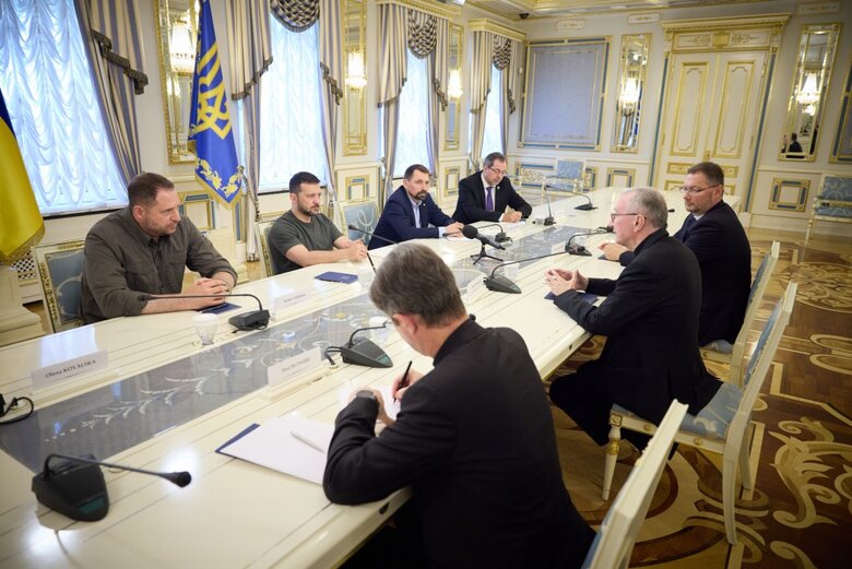 Президент України Володимир Зеленський зустрівся з Державним секретарем Ватикану П’єтро Пароліном