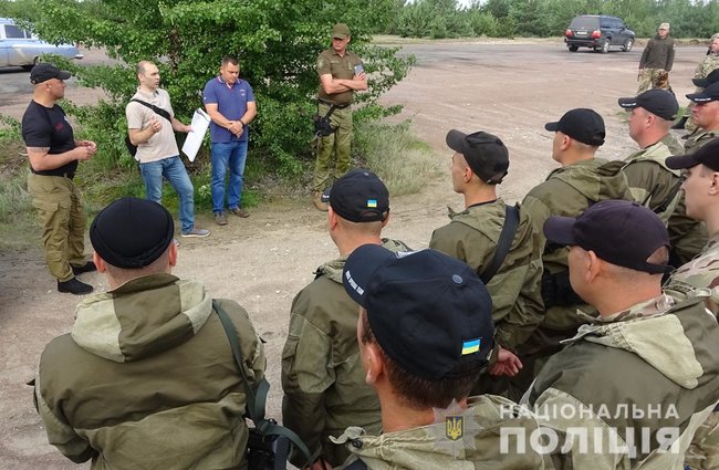 Поліцейські затримали в Києві чоловіка, який зарізав 28-річного хлопця і поранив ще вісім осіб на Житомирщині 03