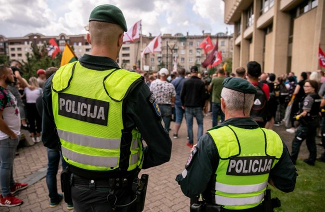 Массовые протесты против обязательной вакцинации прошли в Вильнюсе 09
