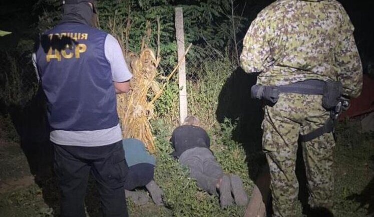 Задержаны участники ОПГ на Одесчине, которые во время комендантского часа переправляли уклонистов в Приднестровье. ФОТОрепортаж