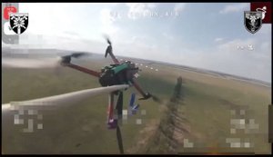 Бійці 128-ї ОГШБр за допомогою дрона з мотузкою та палицею знищили 10 російських розвідувальних "Мавіків". ВIДЕО