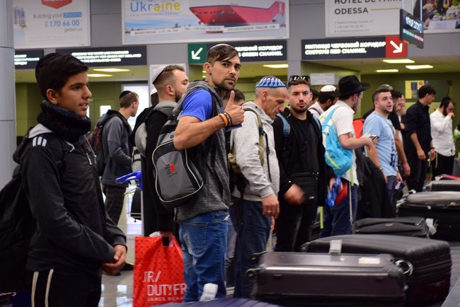 В Украину прибыли почти 7,5 тыс. паломников-хасидов, - Госпогранслужба 01