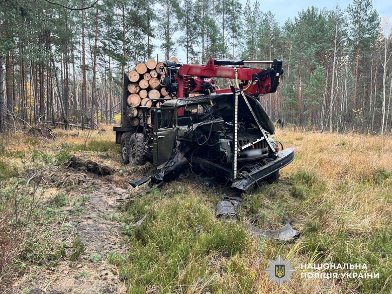 Two cars hit mines in Zhytomyr region