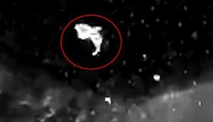 "Олимпийский прыжок" оккупанта: взрывная волна отправила захватчика в полет после точного сброса. ВИДЕО