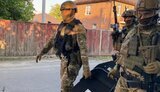 Чоловіка, який підпалив будинок колишньої дружини і погрожував поліцейським гранатою, затримано під Києвом, - Нацполіція. ВIДЕО
