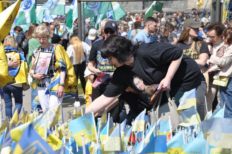 Anniversary of order to withdraw from Azovstal: march We are waiting for home of heroes of Mariupol took place in center of Kyiv 39