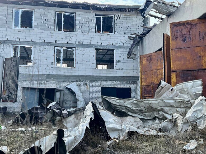 Наслідки нічного обстрілу Дніпра російськими окупантами 06