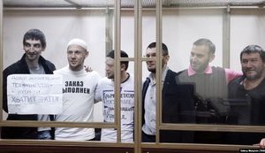 Українські консули відвідали ув'язнених у Росії кримських татар