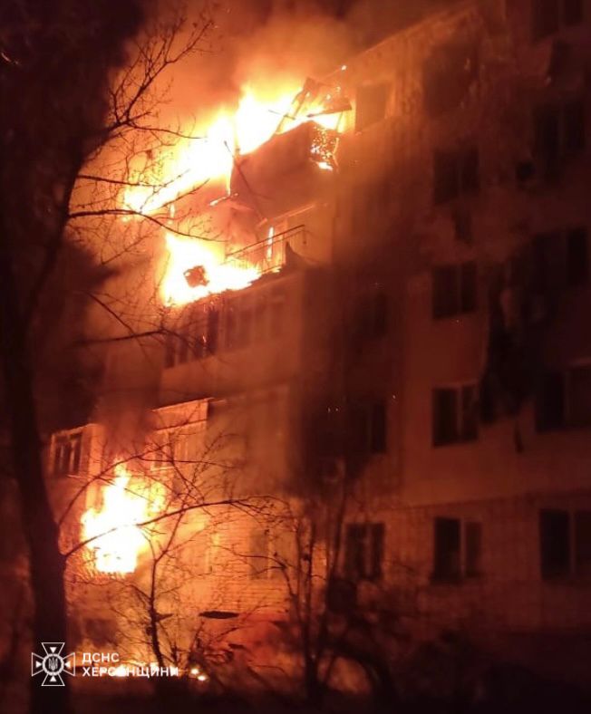 пожежа після обстрілу в Херсоні