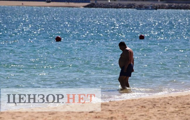 Глава КС Тупицький відпочиває на королівській віллі в Дубаї 07