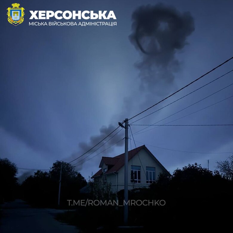 В результате обстрела россиянами Херсона 7 человек получили ранения, повреждено более 10 домов 01