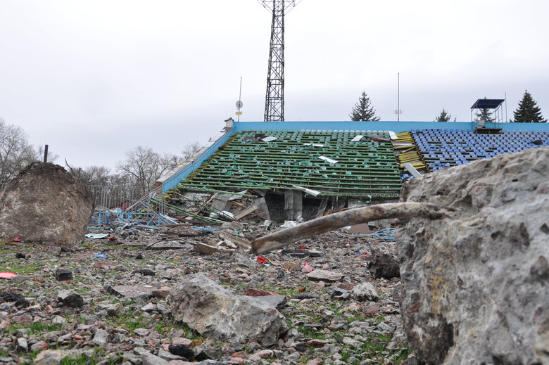 Кількаметрові вирви та зруйновані вщент будинки: Наслідки обстрілу Чернігова російськими окупантами 16