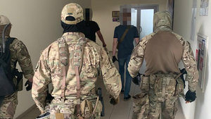 ГБР проводит обыск в Одесском горсовете по делу о закупке бесплатных учебников на сумму 13 млн грн. ФОТОрепортаж