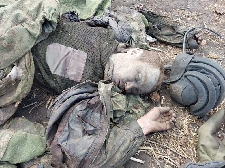 Кіборг Сергій Кирик: У Роздольному росіяни штурмували танками, сучасними БМП-3. Хлопці не боялися, з РПГ вилазили з окопів, робили по 8-9 пострілів - і вони зупинялись 03