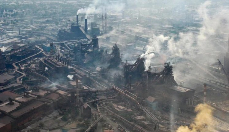 Окупанти розбомбили комбінат "Азовсталь" в Маріуполі, – заступник мера