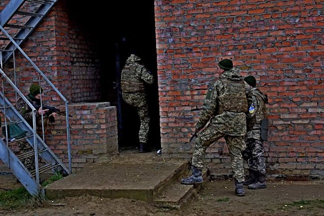 58-я ОМПБр проводит тренировки на Львовщине с инструкторами НАТО 06