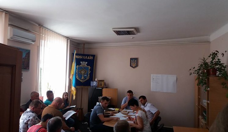 Фракция "Самопомич" в Николаевском горсовете Львовщины не дала ни одного голоса за прием мусора из Львова, - глава ОГА Синютка. ФОТО