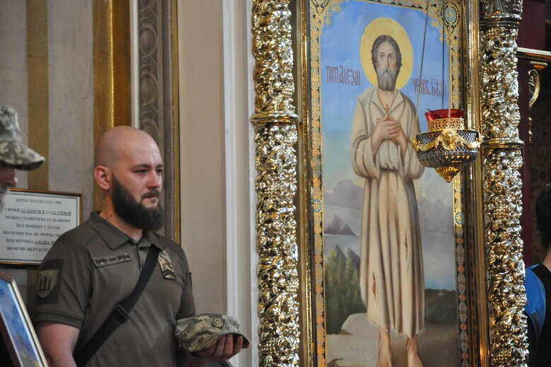 Із загиблим в бою з окупантами воїном Романом Барвінком (Скрипалем) попрощалися в Києві 45