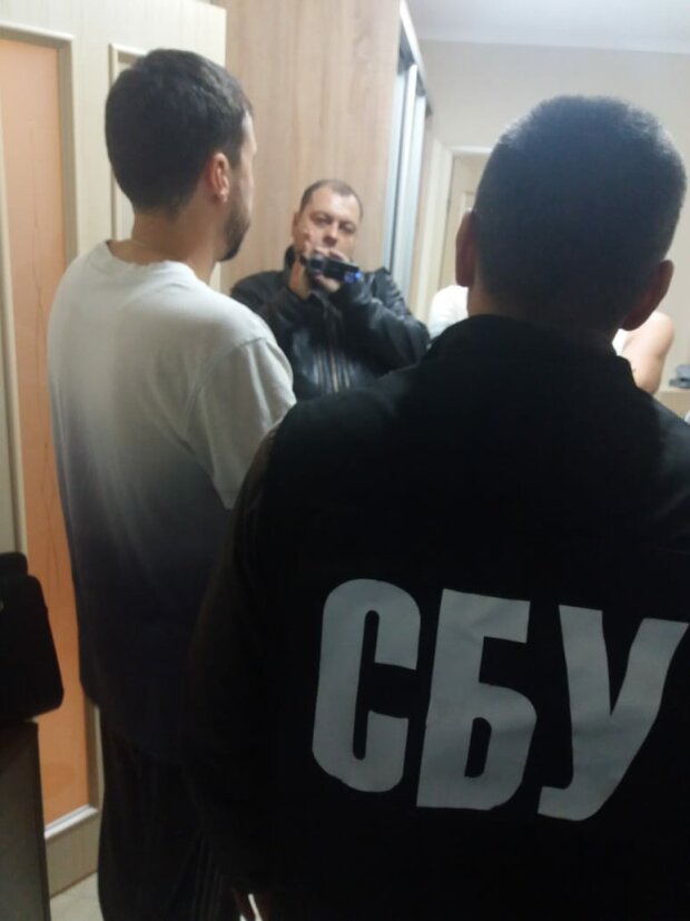 СБУ задержала в Бердянске прокурора за взятку в $10 тысяч 03