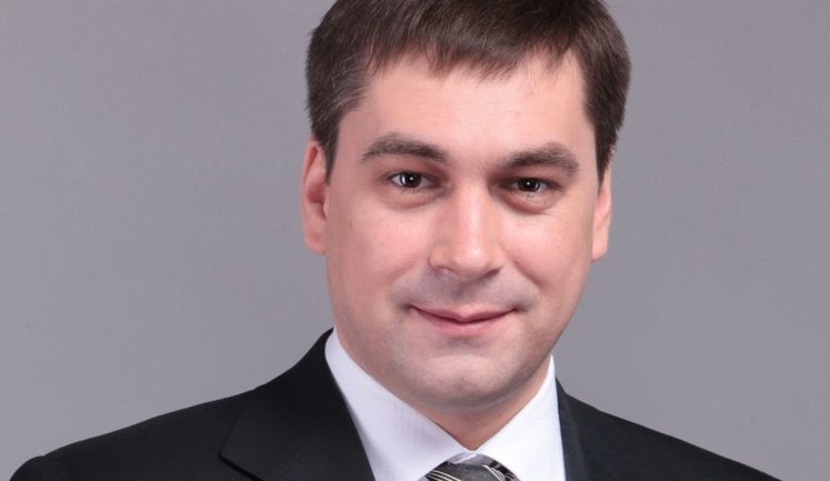 Кум Табачника Луцький заборонив студентам НАУ яскраві сорочки, а студенткам - короткі спідниці і декольте. ДОКУМЕНТ