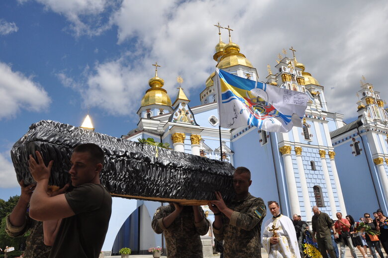 З телеведучим та військовим Карімом Гуламовим, який загинув у бою з російськими окупантами, попрощались у Києві 16