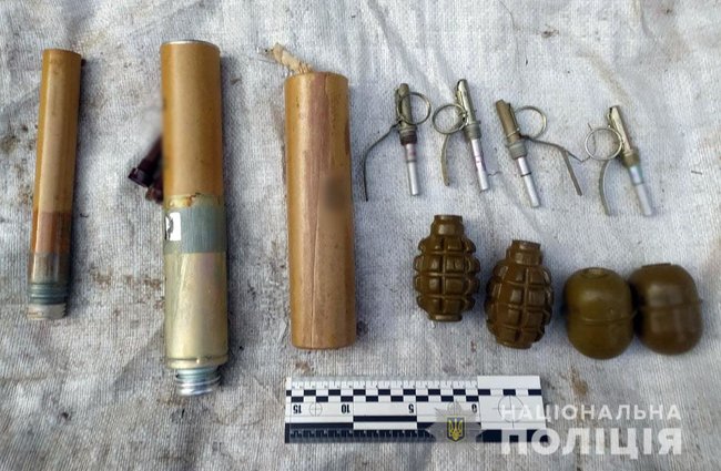 Патрони і гранати виявлено вдома у жителя Костянтинівки, - Нацполіція 02