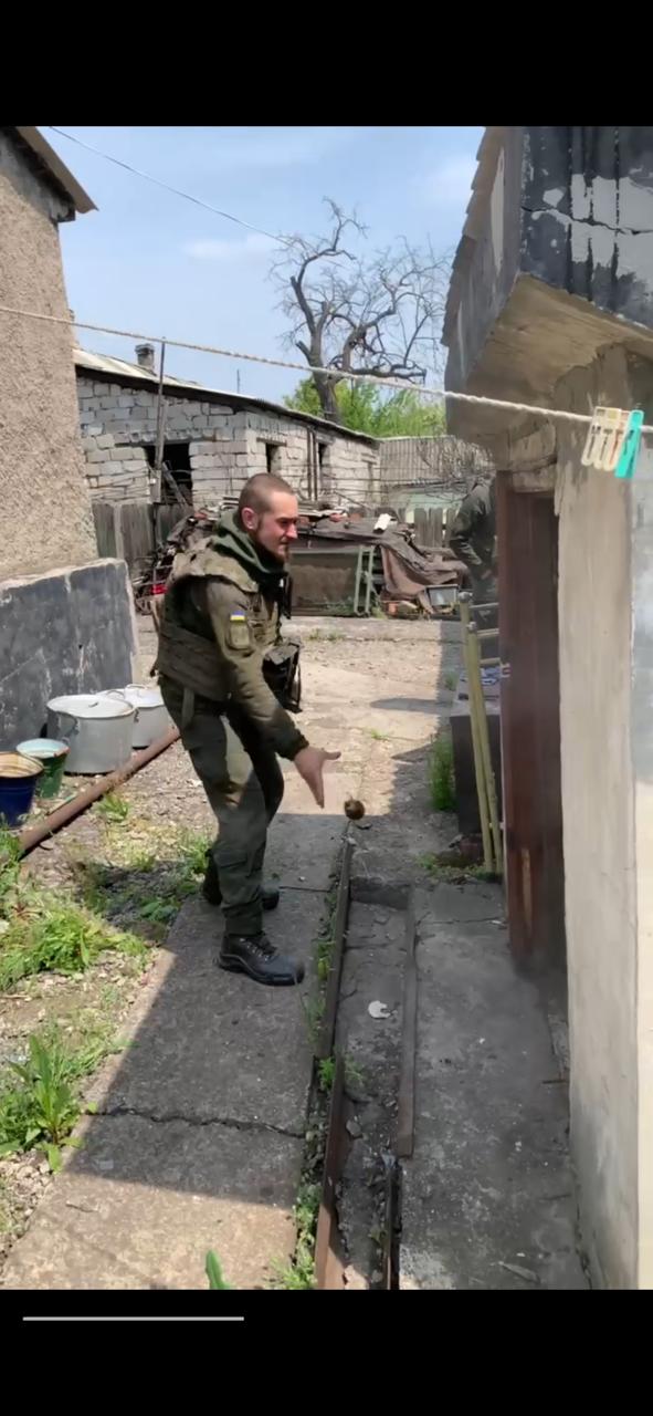 Нацгвардієць Олексій Щербіна: Росіяни риють підземні тунелі, роблять у землі нори 08