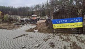 Over 1,100 remain in shelled Sviatohirsk community