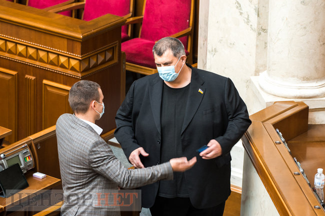 Присяга Аксенова под крики Ганьба!, беседа Власенко и Шуфрича, сообщение Шахову: Сергуня камасутру забрать? Или будешь изучать?, - работа ВР 19 мая 26