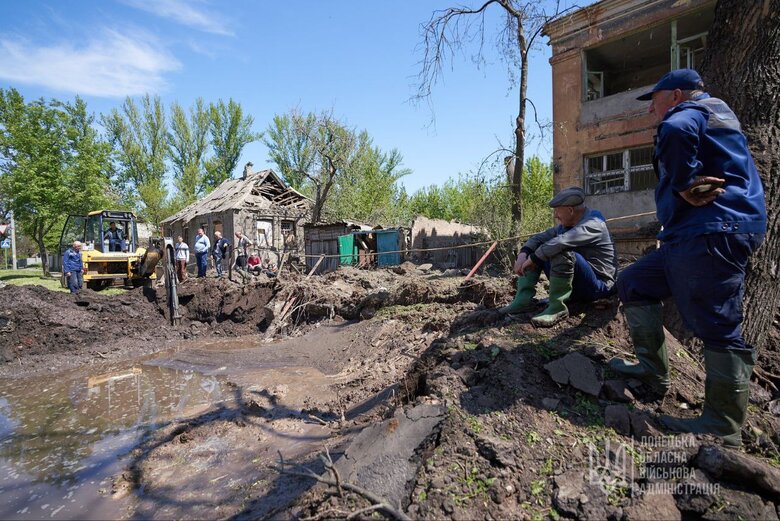 Наслідки ракетного обстрілу Краматорська 02