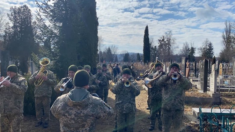 На Вінниччині попрощалися із загиблим внаслідок російського обстрілу воїном 56-ї ОМПБр Денисом Кононенком 31