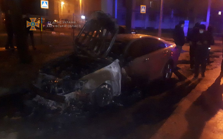 У Харкові спалили Lexus батька працівника Генпрокуратури Калюжного, - ЗМІ 01