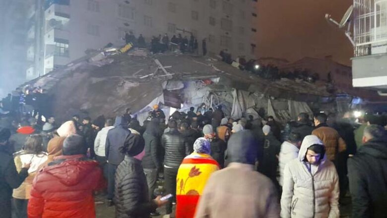 Strong earthquake occurred in Turkey, killing more than 900 people 07