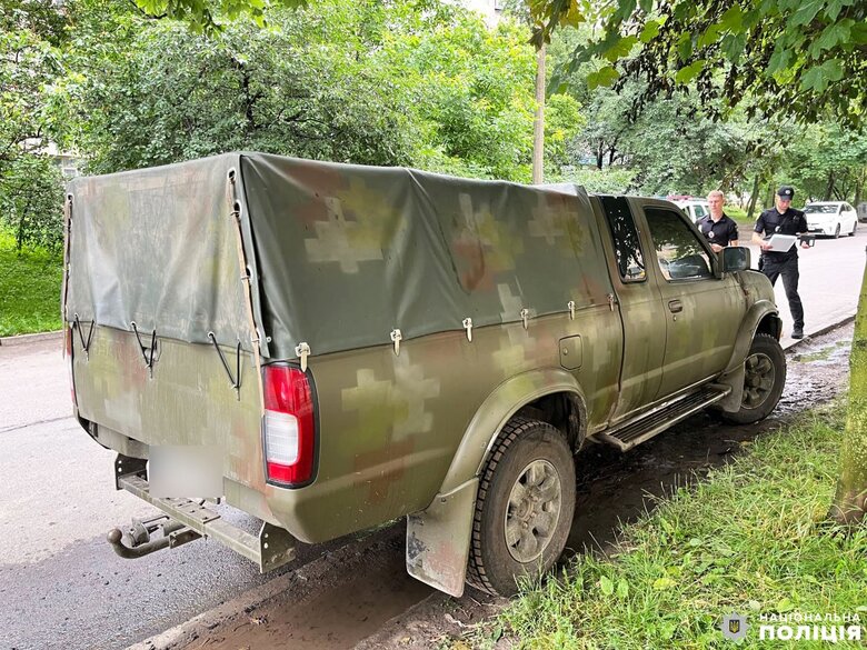 Підпал авто у Рівному: затримали зловмисника