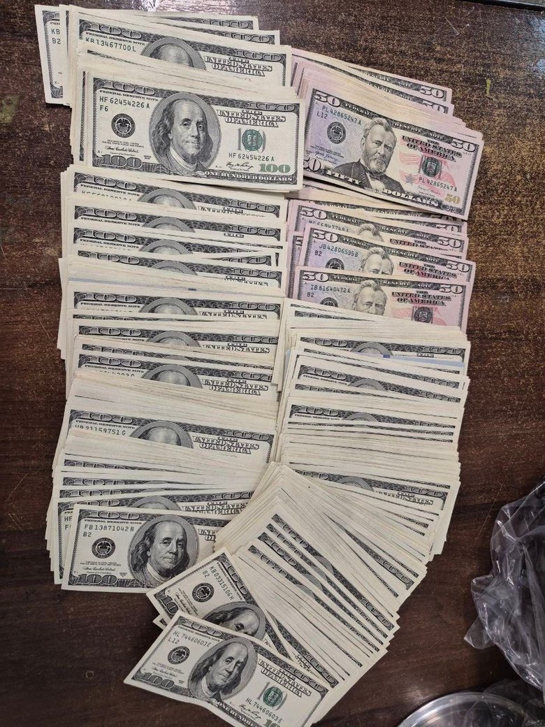 Currency in a parcel to Canada